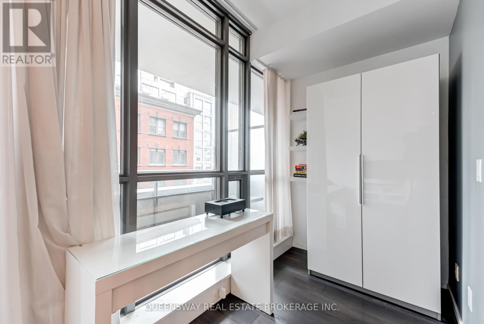509 - 8 Charlotte Street, Toronto, Ontario  M5V 0K4 - Photo 10 - C12156040