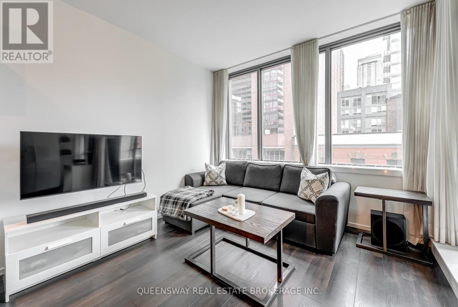 509 - 8 Charlotte Street, Toronto, Ontario  M5V 0K4 - Photo 6 - C12156040