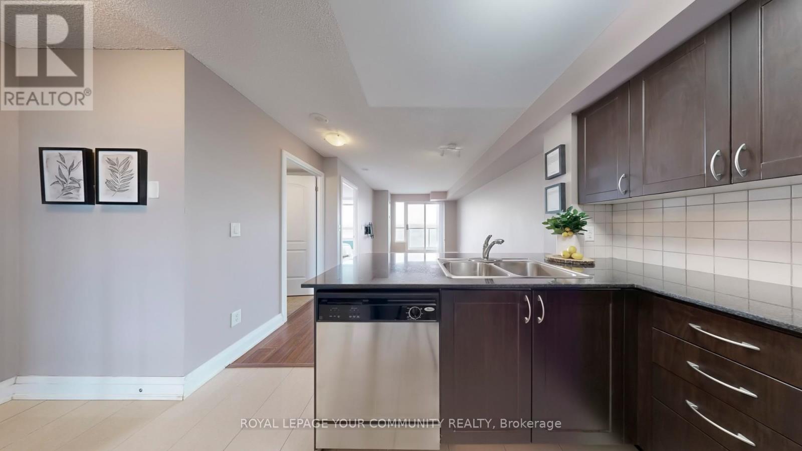812 - 30 North Park Road, Vaughan, Ontario  L4J 0G6 - Photo 25 - N12153631