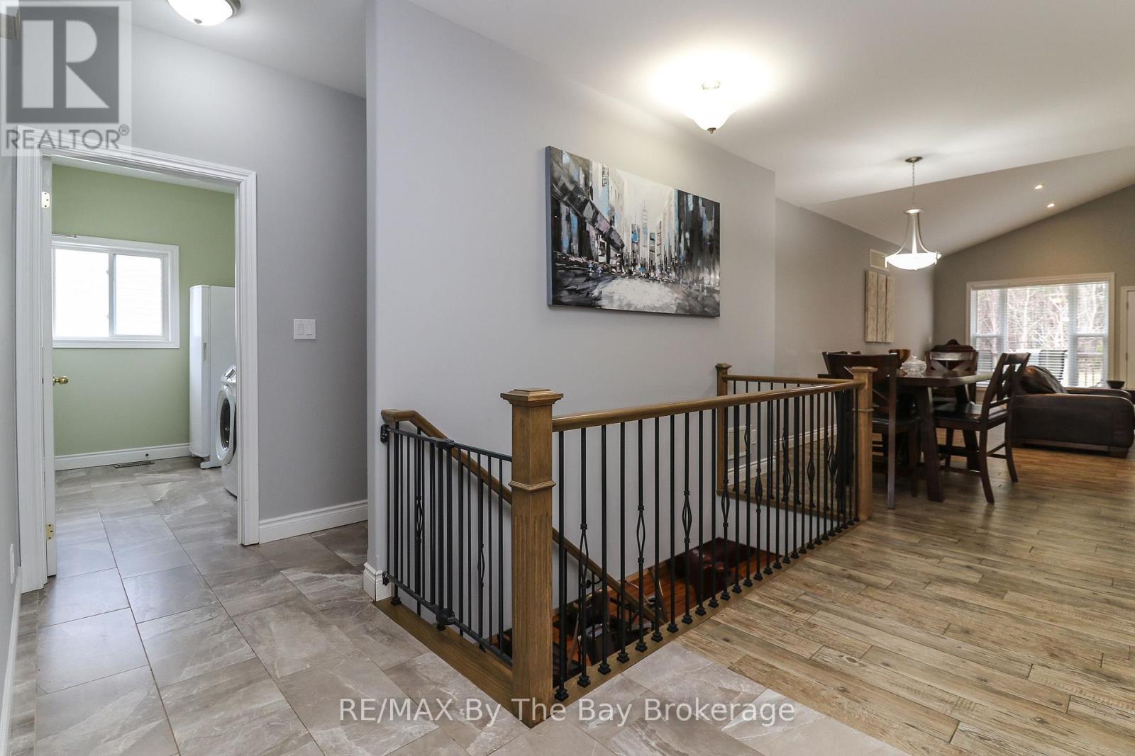 37 Wesley Avenue, Wasaga Beach, Ontario  L9Z 1C8 - Photo 9 - S12033932