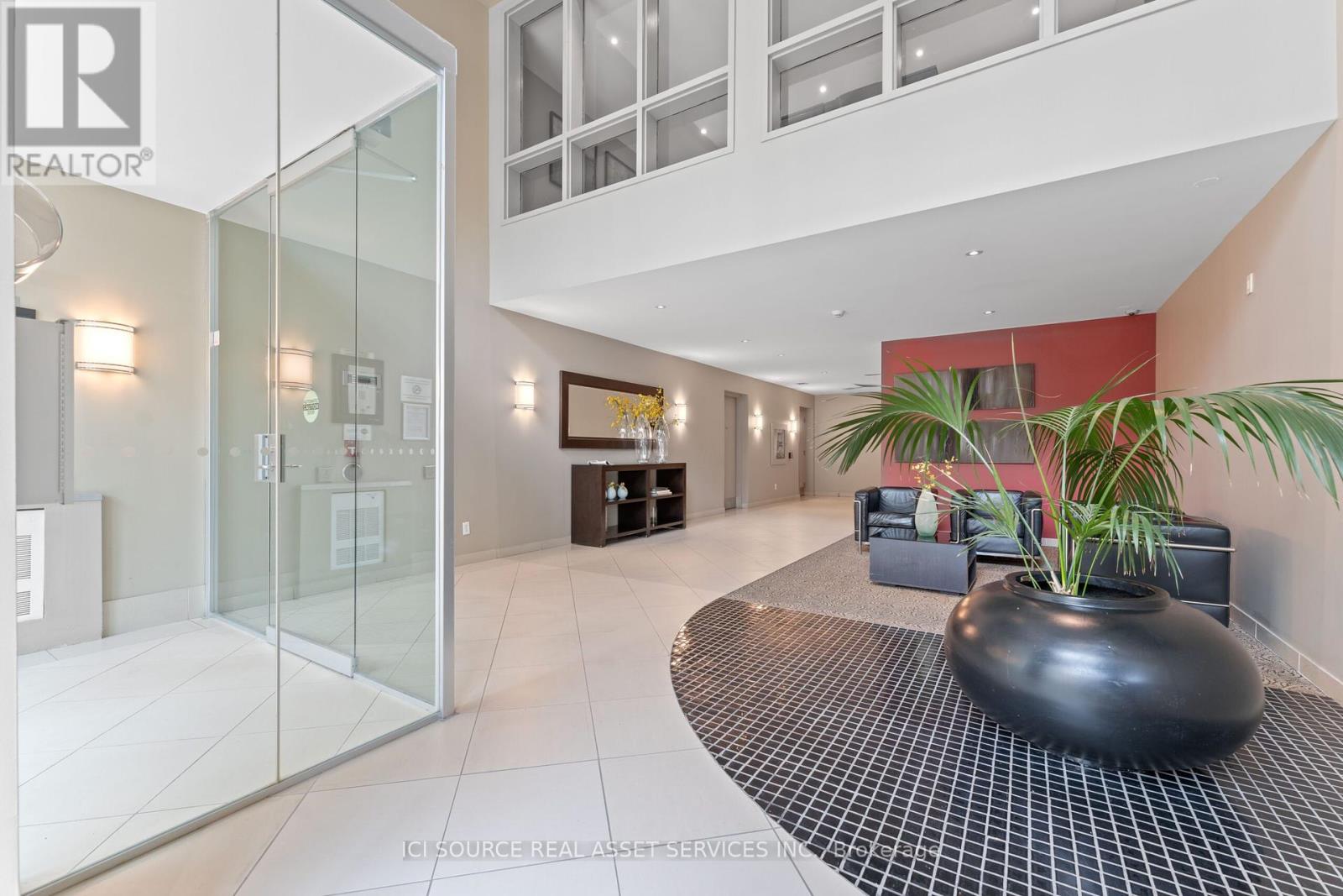 812 - 138 Somerset Street W, Ottawa, Ontario  K2P 0A3 - Photo 17 - X12156043