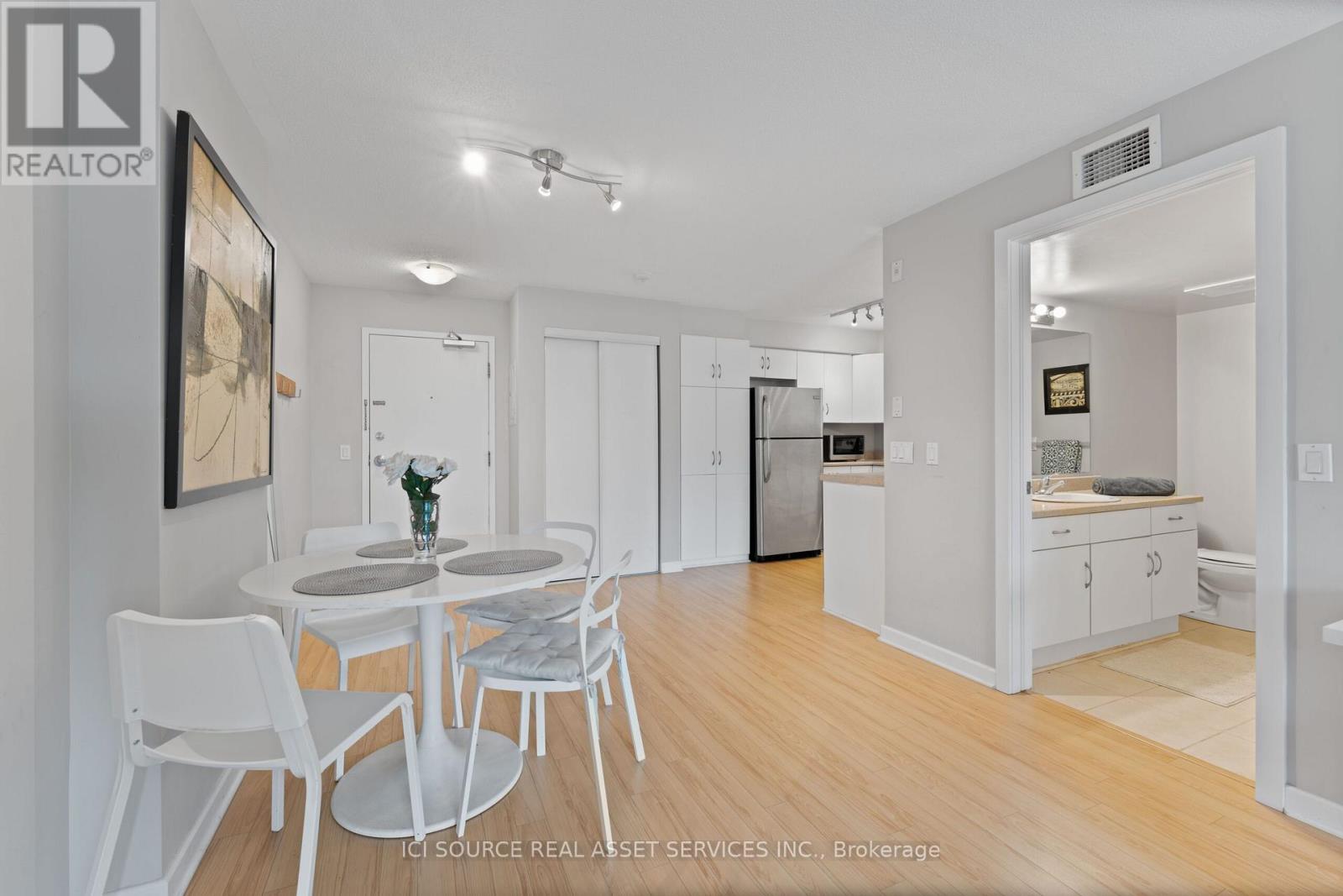 812 - 138 Somerset Street W, Ottawa, Ontario  K2P 0A3 - Photo 6 - X12156043