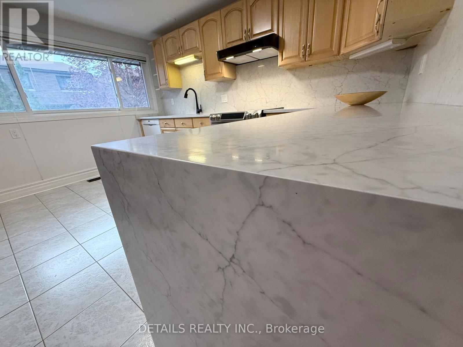 10 - 2 Bertona Street, Ottawa, Ontario  K2G 0W2 - Photo 30 - X12153456