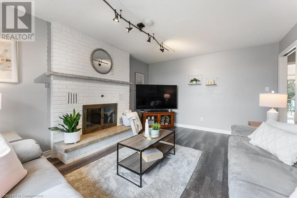 Property at 9717 DICKENSON Road W image 4