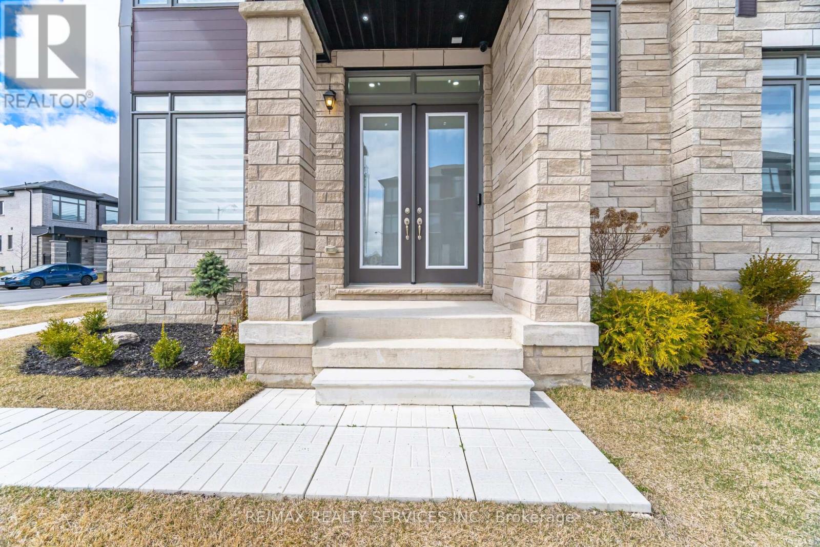 1 Coulterville Drive, Caledon, Ontario  L7C 4M1 - Photo 3 - W12086305