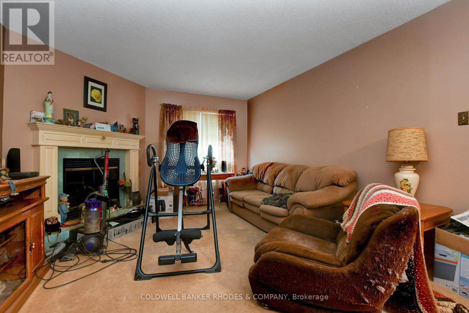 1347 Paardeburgh Avenue, Ottawa, Ontario  K1V 6V6 - Photo 3 - X12070743