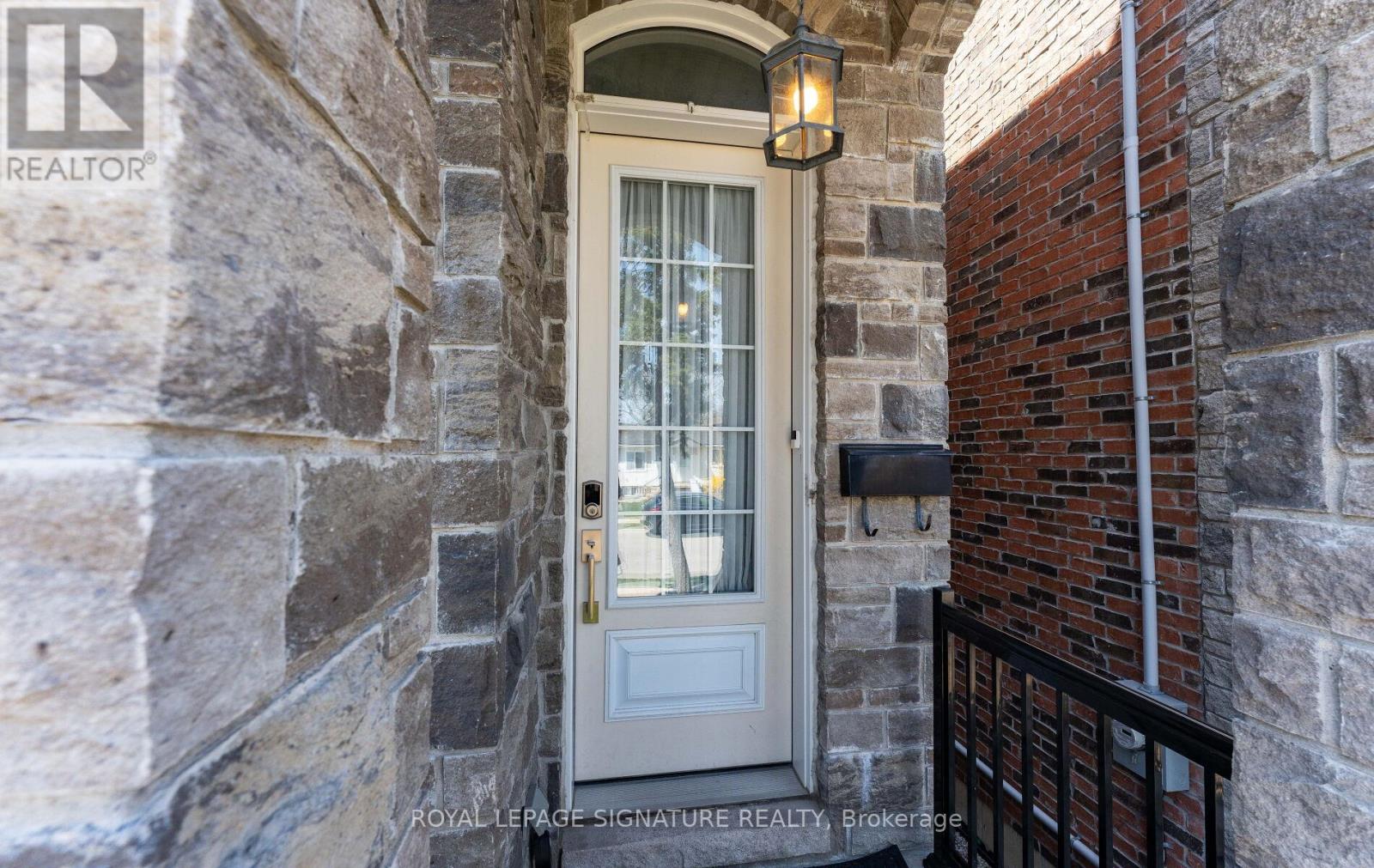 56 Twenty Sixth Street E, Toronto (Long Branch), Ontario  M8V 3R8 - Photo 5 - W12155313
