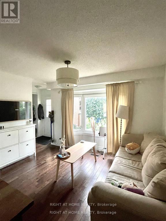 134 Glenashton Drive, Oakville, Ontario  L6H 6G3 - Photo 7 - W12156053