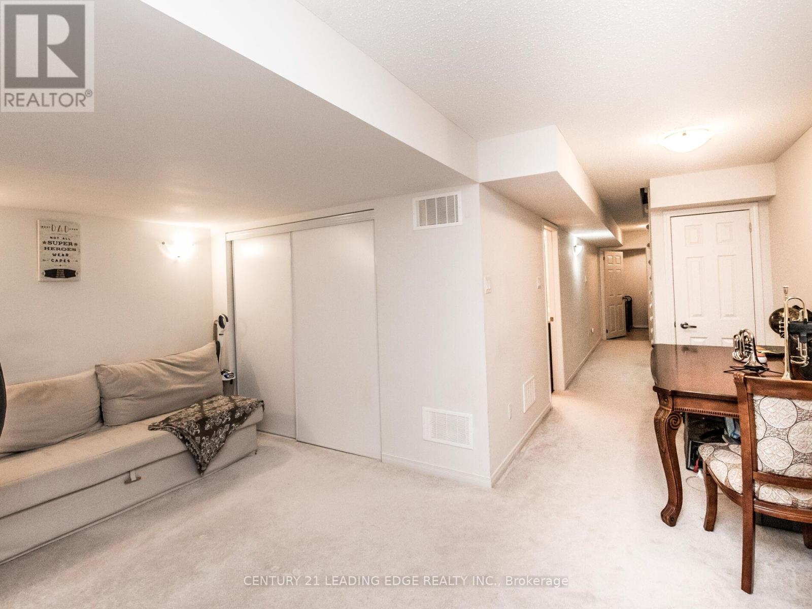 21 Utopia Way, Brampton, Ontario  L6P 4A6 - Photo 22 - W12156070