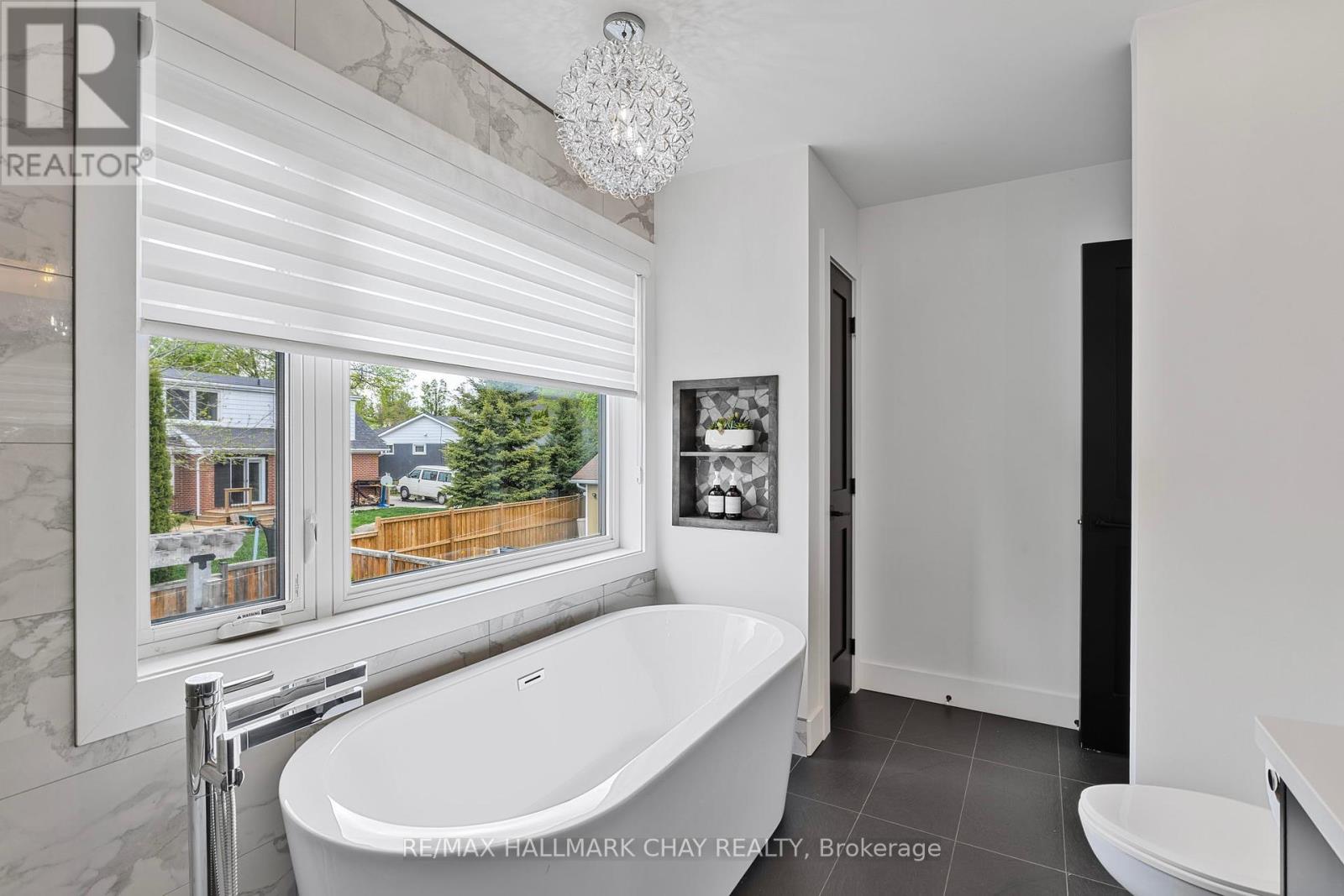 54 Highland Avenue, Barrie, Ontario  L4M 1N3 - Photo 34 - S12153362