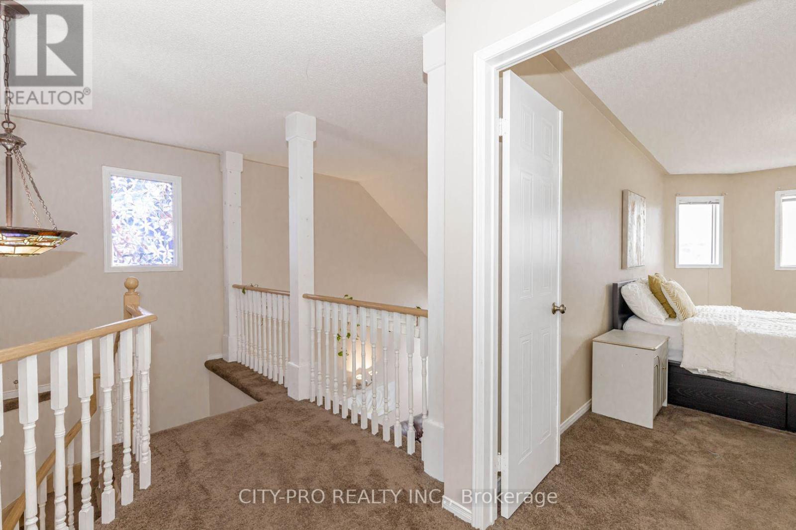 382 Harrowsmith Drive, Mississauga, Ontario  L5R 3V1 - Photo 28 - W12106581