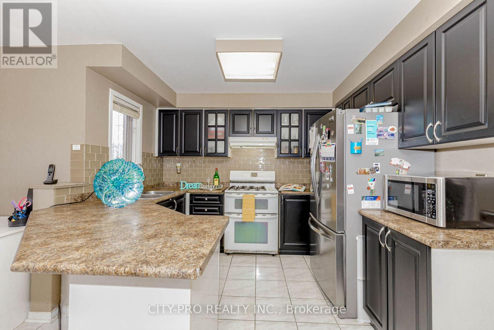 382 Harrowsmith Drive, Mississauga, Ontario  L5R 3V1 - Photo 21 - W12106581