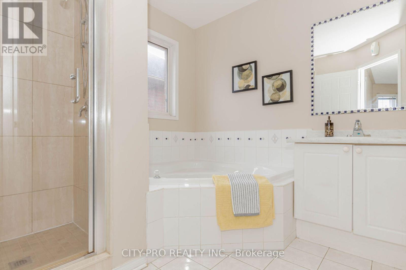 382 Harrowsmith Drive, Mississauga, Ontario  L5R 3V1 - Photo 31 - W12106581