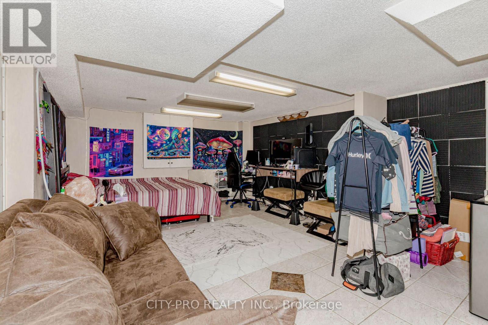 382 Harrowsmith Drive, Mississauga, Ontario  L5R 3V1 - Photo 39 - W12106581