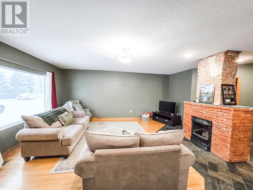 Property at 5128 5 Avenue image 4