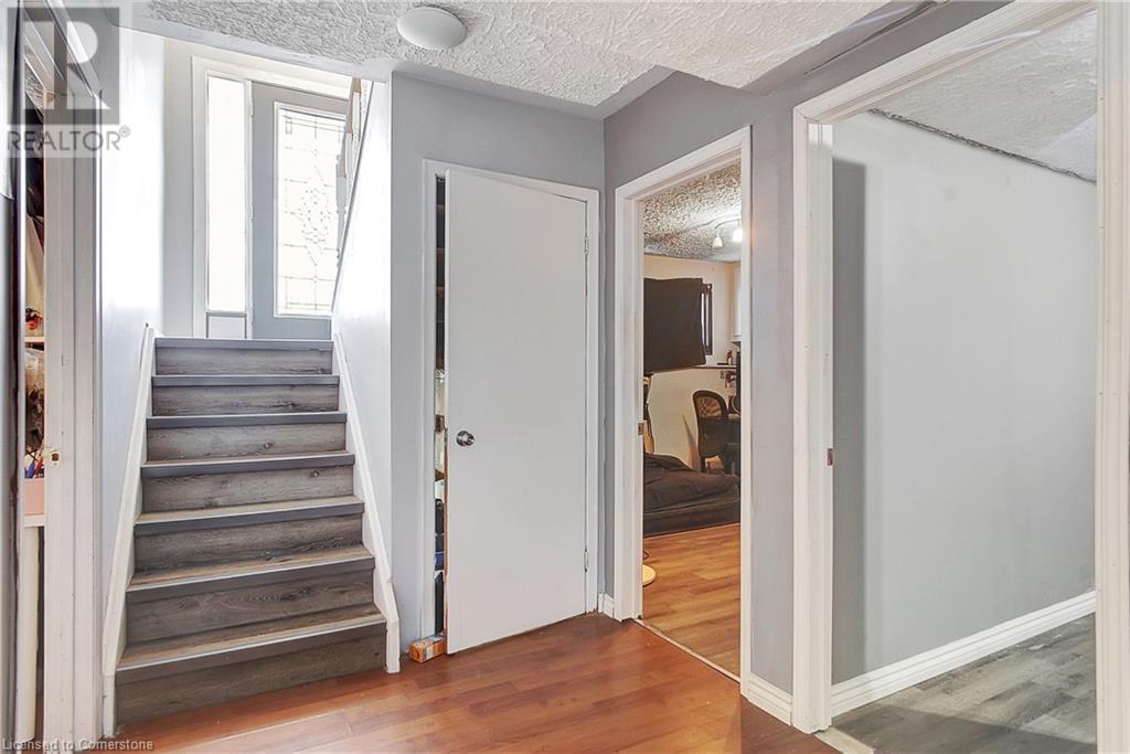 320 Country Hill Drive, Kitchener, Ontario  N2E 2C2 - Photo 16 - 40727763
