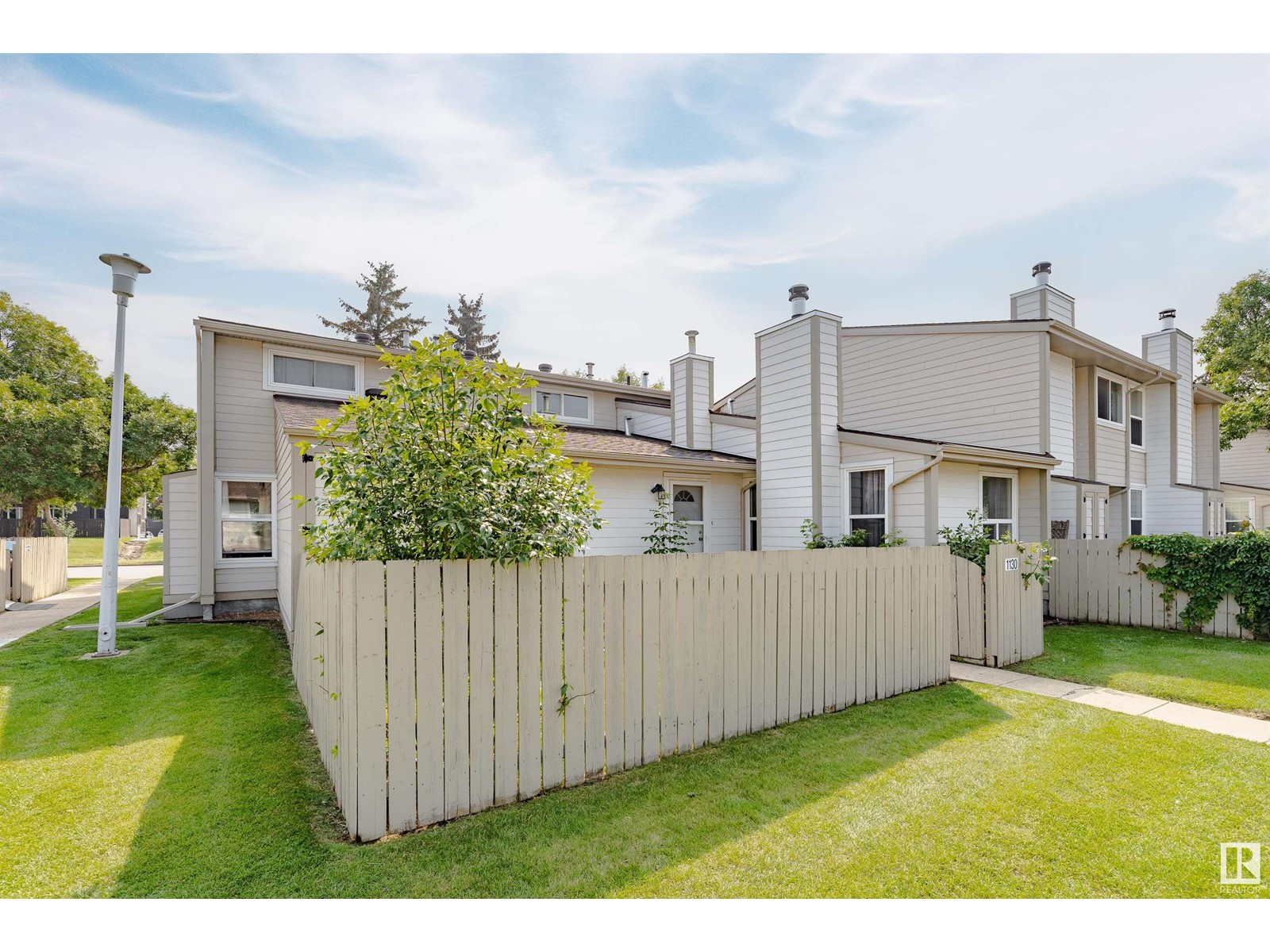 Property at 1130 KNOTTWOOD RD NW image 1