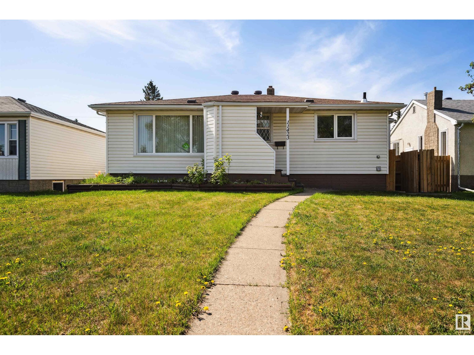 Property at 11423 111A AV NW image 4