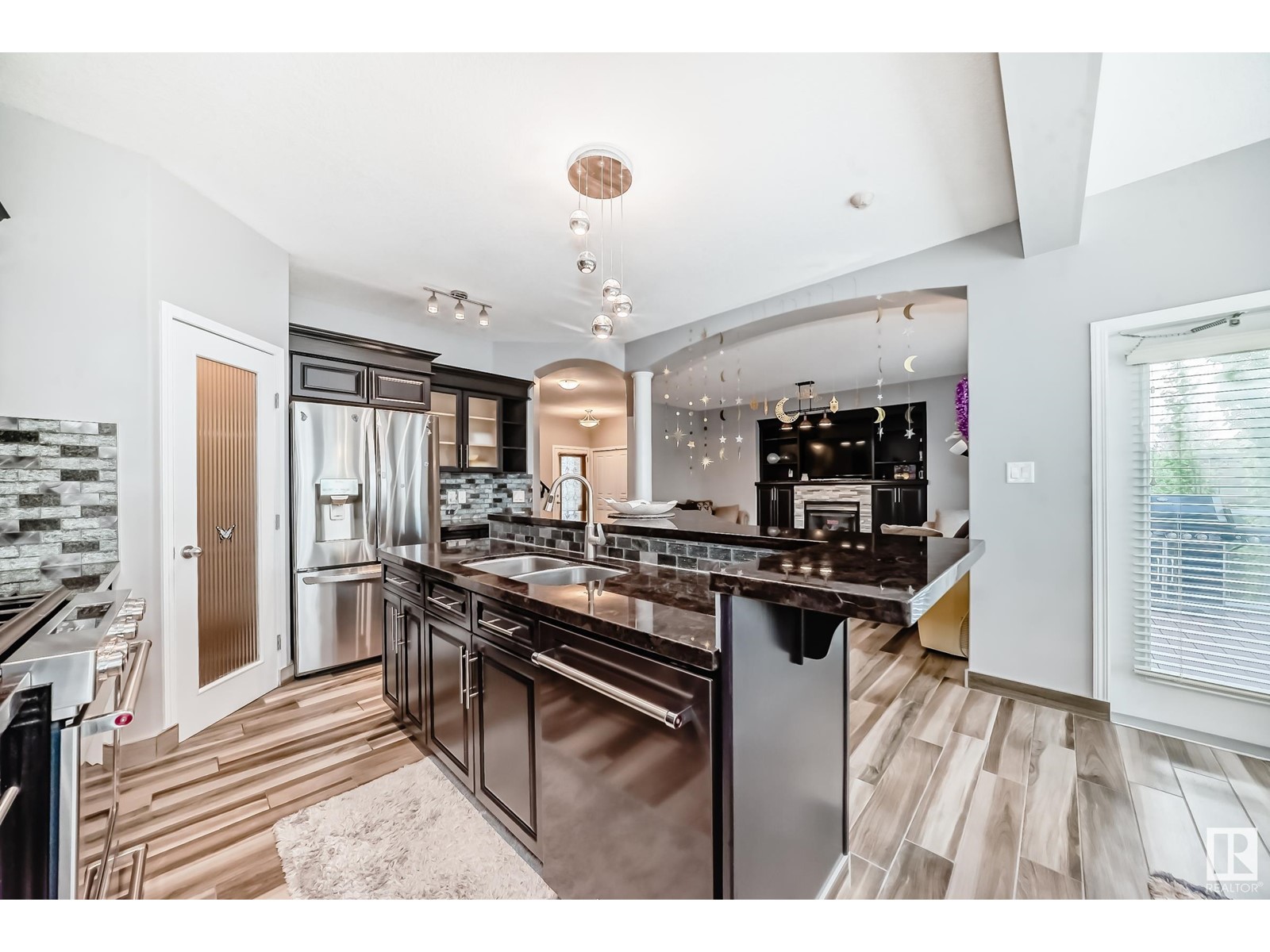 6965 Strom Ln Nw, Edmonton, Alberta  T6R 0J9 - Photo 10 - E4437126