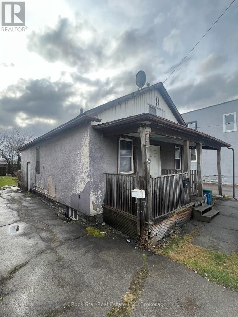 54 CROWLAND AVENUE, Welland, Ontario