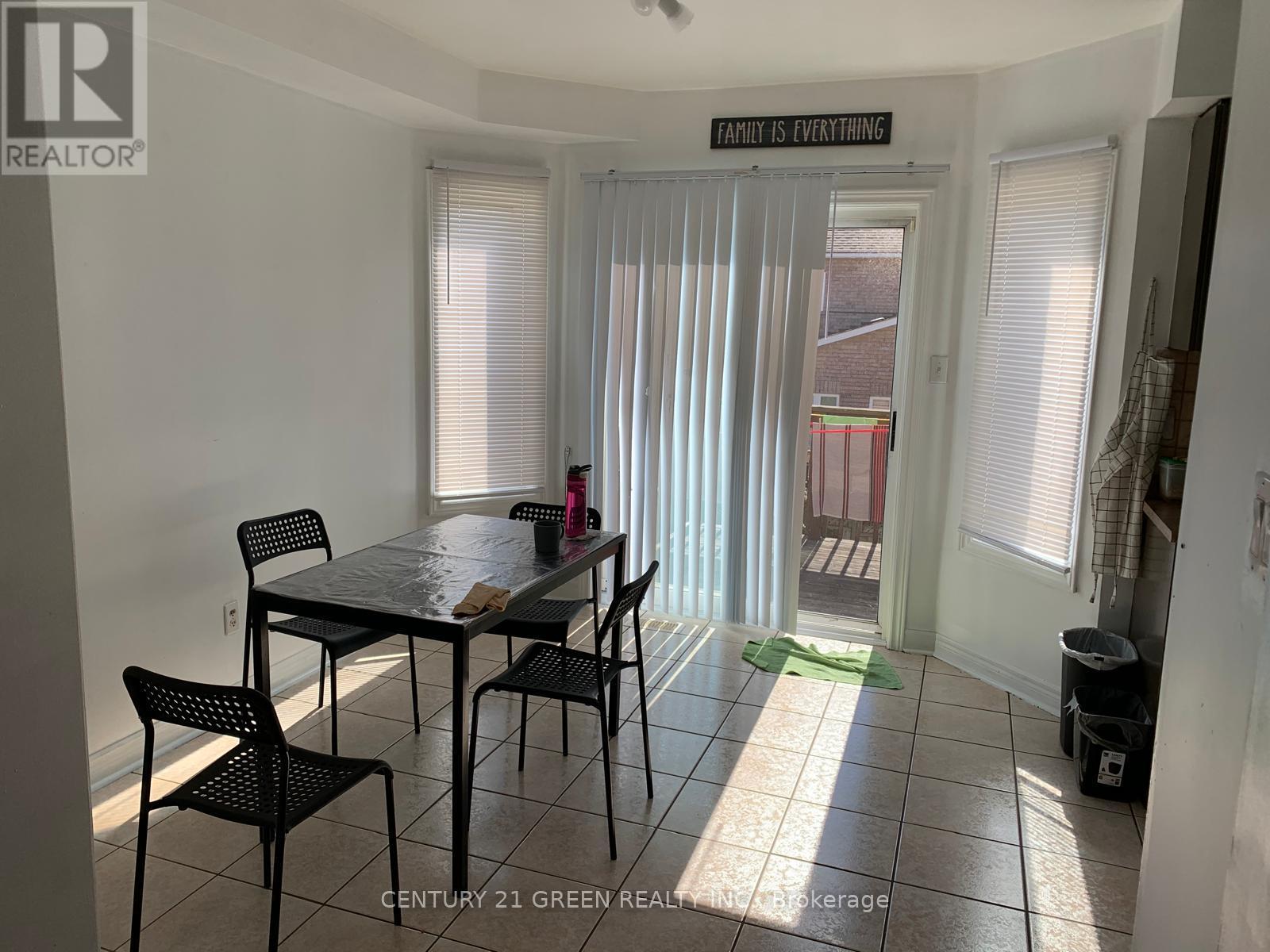 (Upper) - 598 Dolly Bird Lane, Mississauga, Ontario  L5W 1G7 - Photo 8 - W12154606