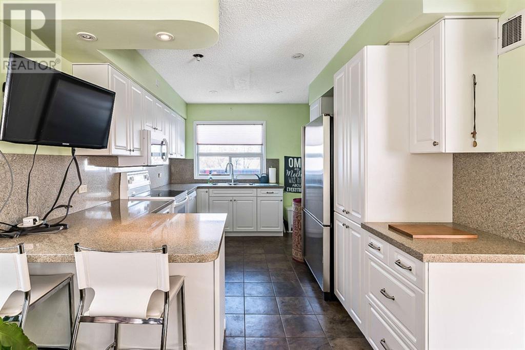 2313 Richmond Road Sw, Calgary, Alberta  T2T 5E3 - Photo 10 - A2204360