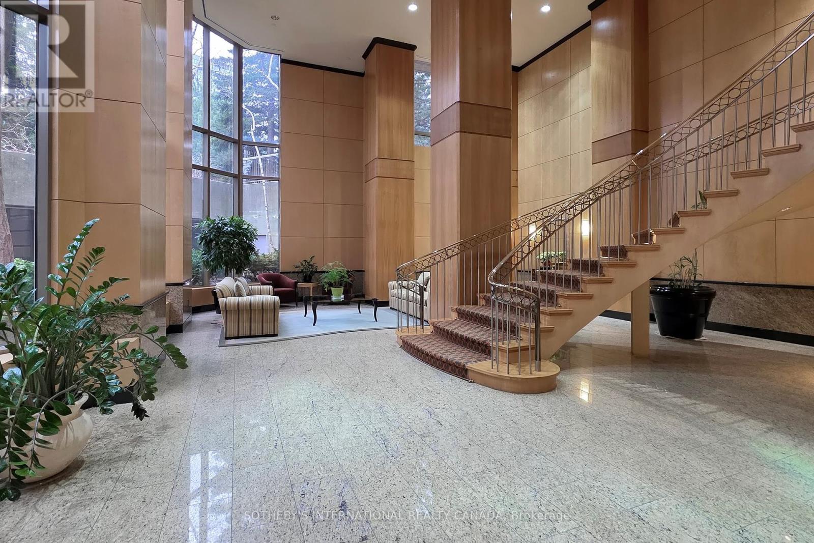 Property at 611 - 89 SKYMARK DRIVE image 4
