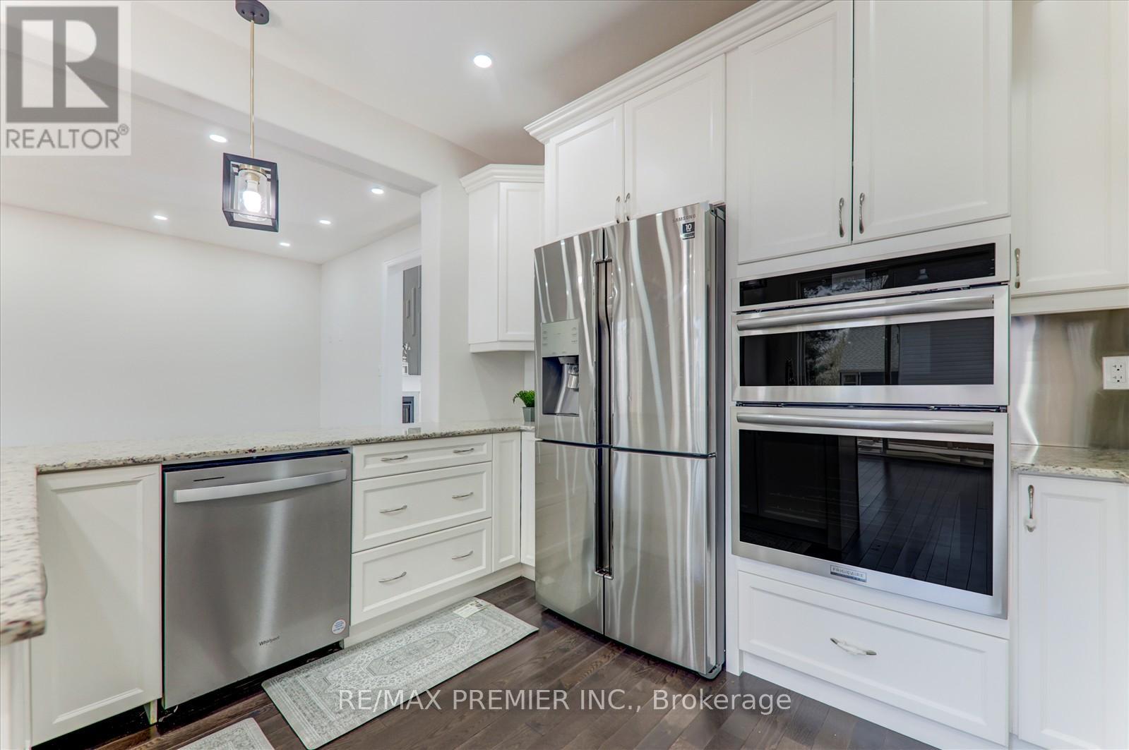 35 Bank Street, Essa, Ontario  L0M 1B0 - Photo 16 - N12156124