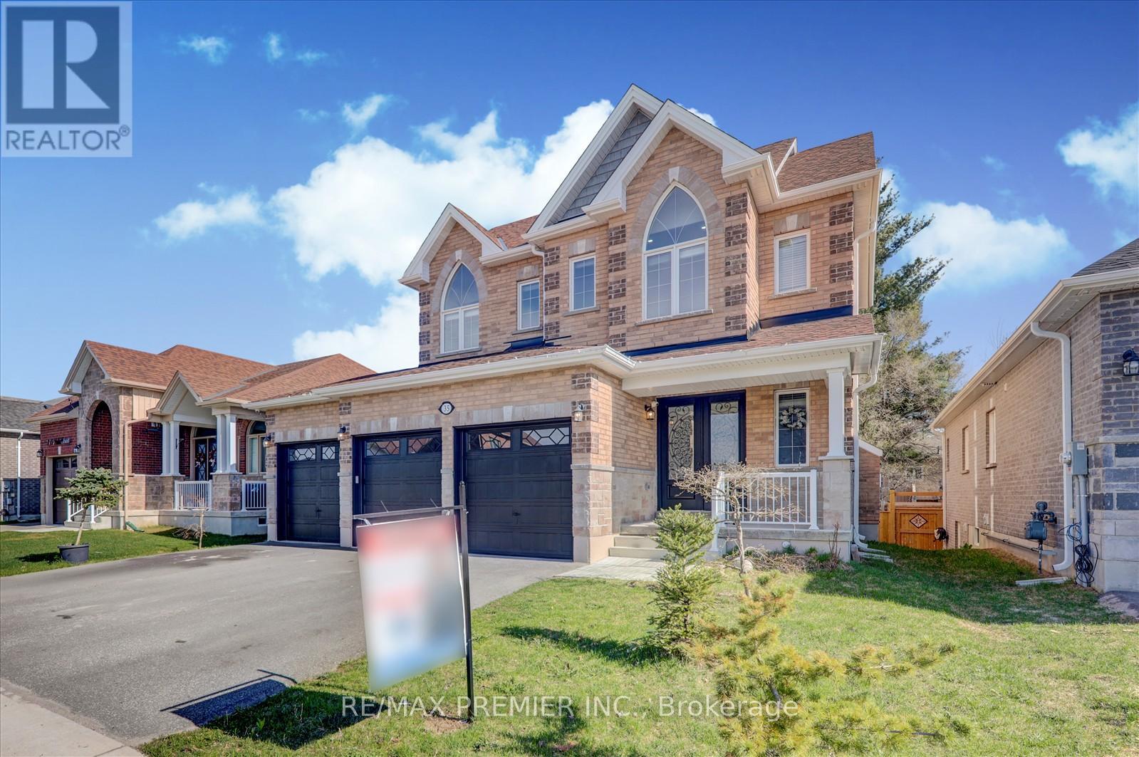 35 Bank Street, Essa, Ontario  L0M 1B0 - Photo 3 - N12156124