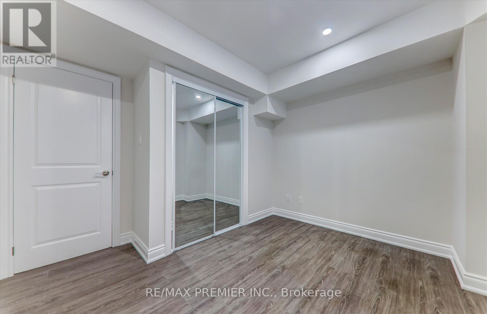 35 Bank Street, Essa, Ontario  L0M 1B0 - Photo 37 - N12156124