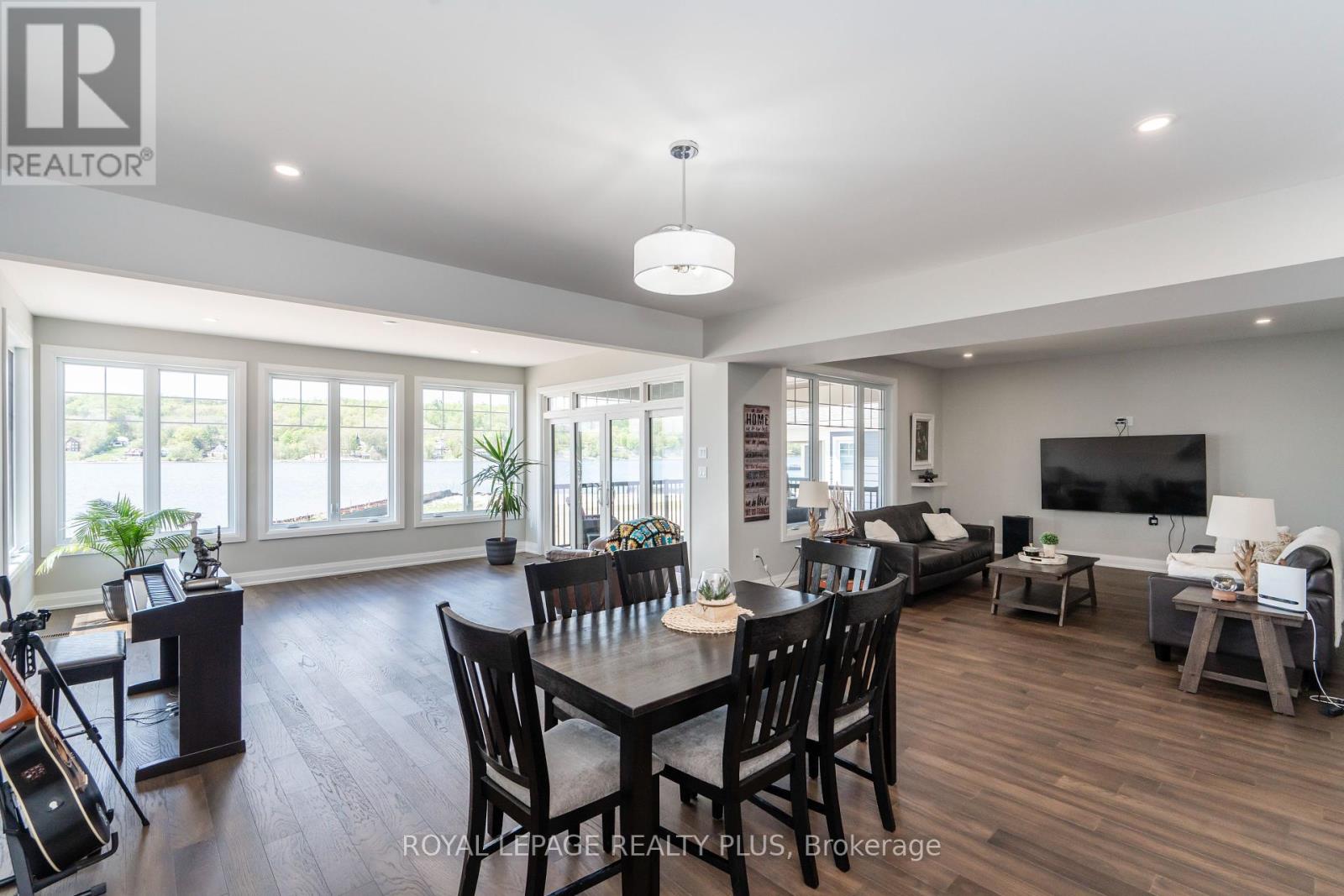 32 Navigator Road, Penetanguishene, Ontario  L9M 0W6 - Photo 10 - S12156073
