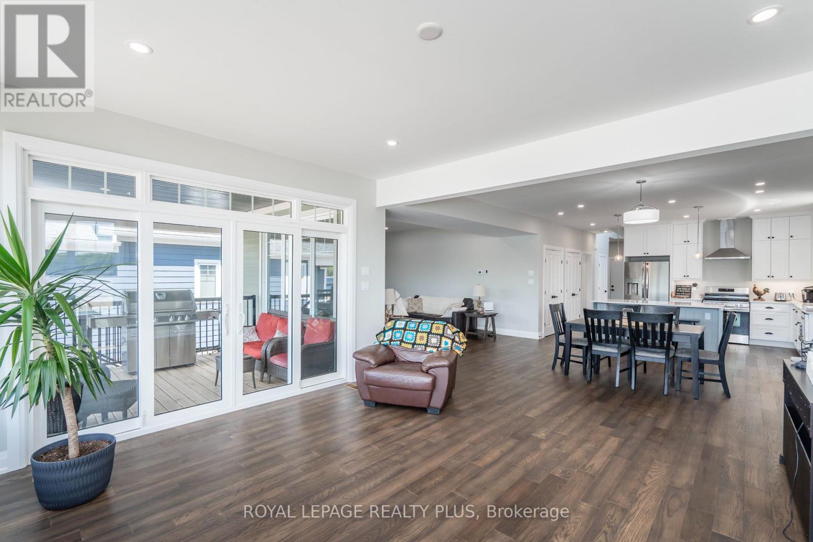 32 Navigator Road, Penetanguishene, Ontario  L9M 0W6 - Photo 18 - S12156073