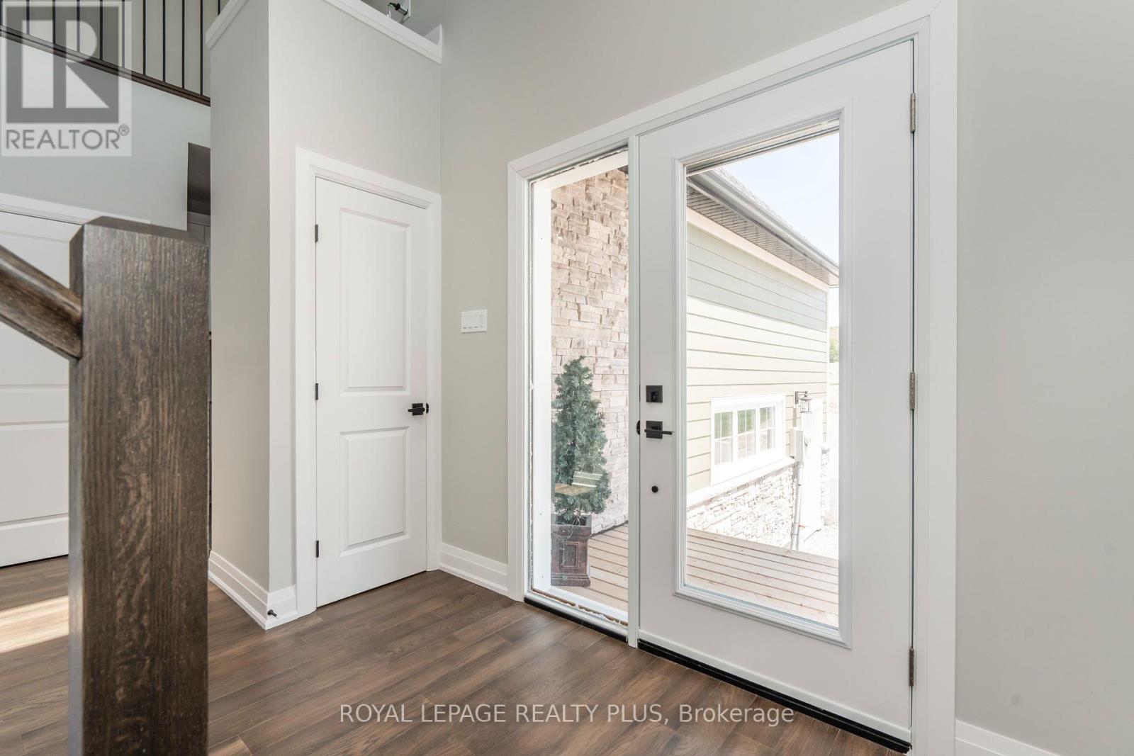 32 Navigator Road, Penetanguishene, Ontario  L9M 0W6 - Photo 4 - S12156073