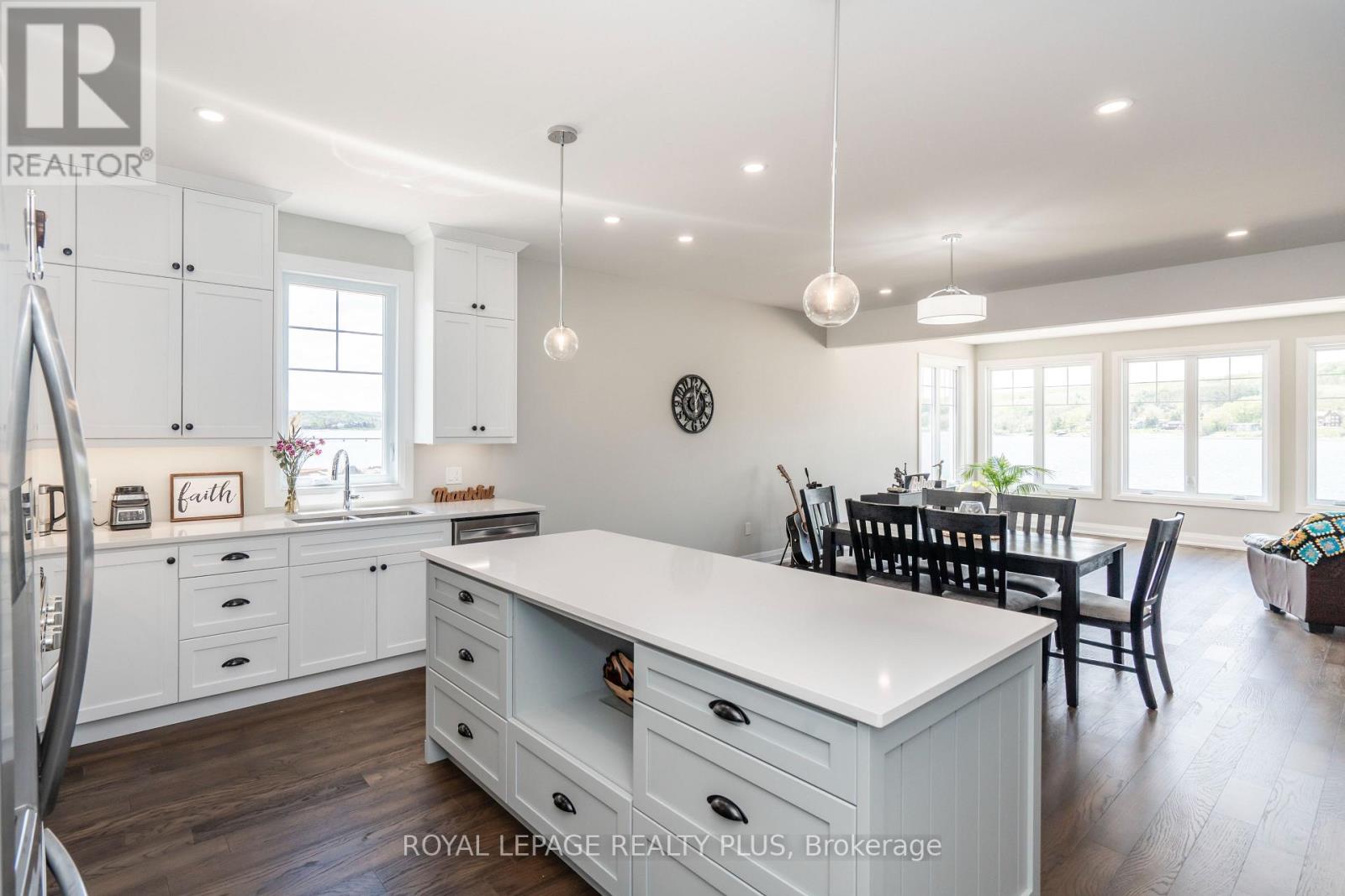 32 Navigator Road, Penetanguishene, Ontario  L9M 0W6 - Photo 5 - S12156073