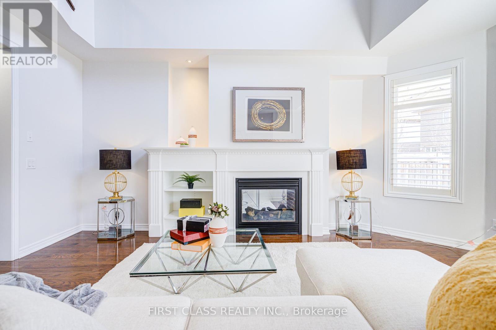 566 North Park Boulevard, Oakville, Ontario  L6M 0N7 - Photo 17 - W12156090
