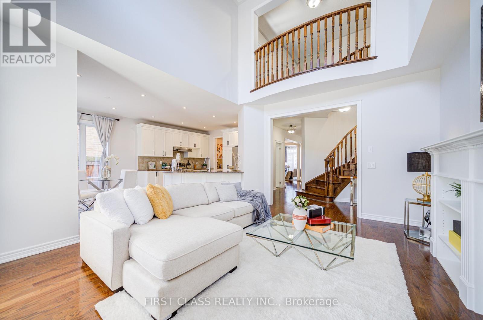 566 North Park Boulevard, Oakville, Ontario  L6M 0N7 - Photo 18 - W12156090