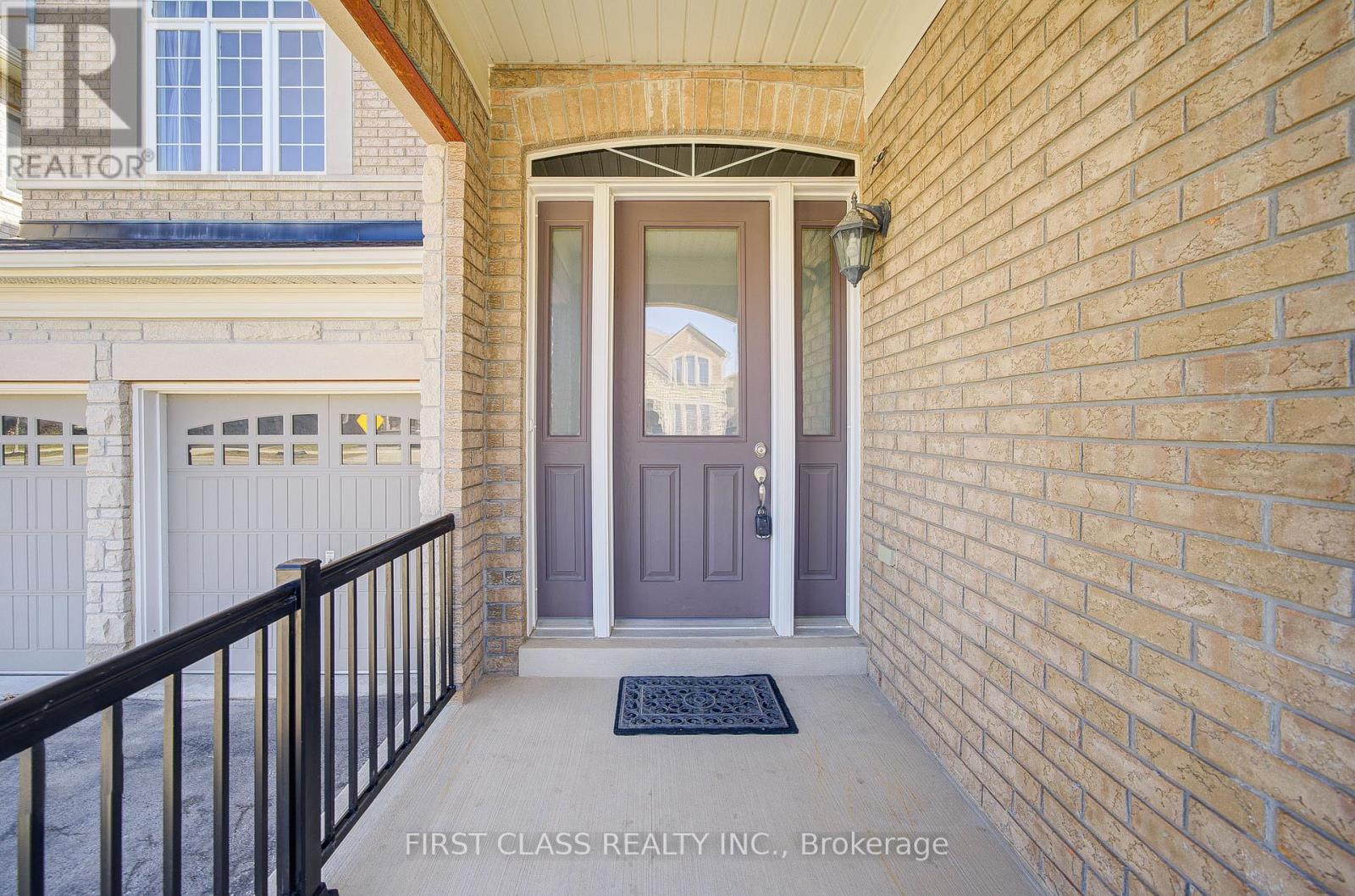 566 North Park Boulevard, Oakville, Ontario  L6M 0N7 - Photo 2 - W12156090