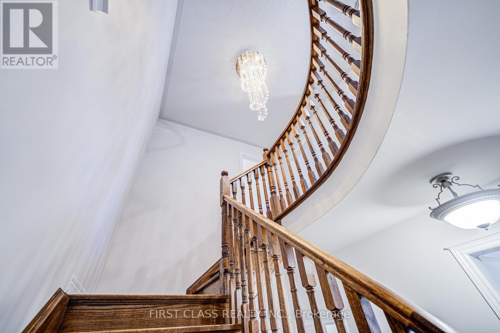 566 North Park Boulevard, Oakville, Ontario  L6M 0N7 - Photo 35 - W12156090