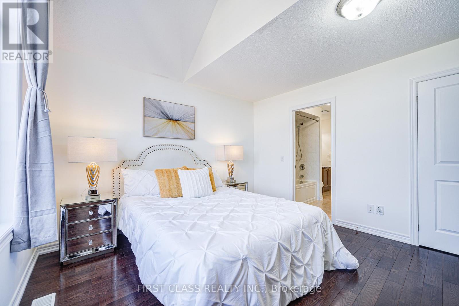 566 North Park Boulevard, Oakville, Ontario  L6M 0N7 - Photo 46 - W12156090