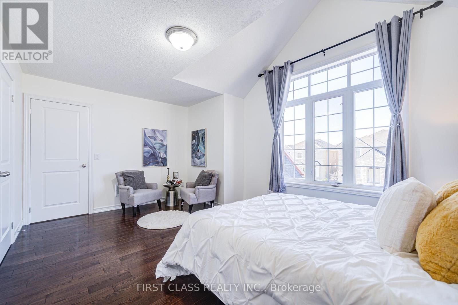 566 North Park Boulevard, Oakville, Ontario  L6M 0N7 - Photo 47 - W12156090