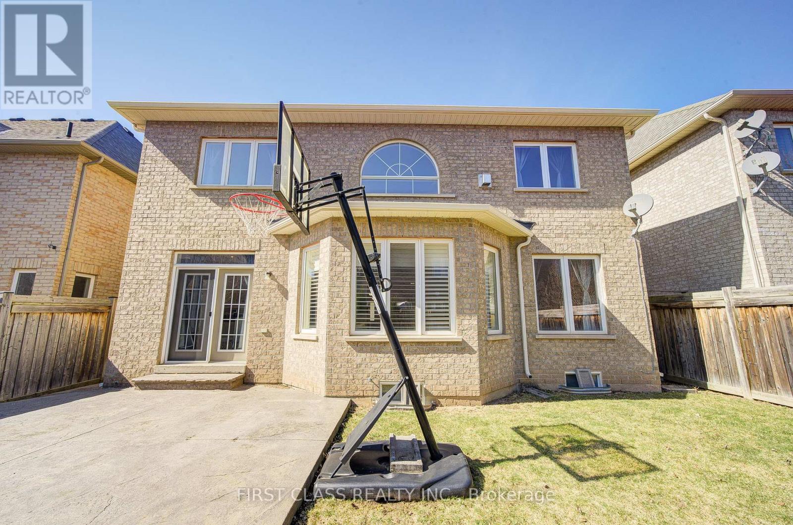 566 North Park Boulevard, Oakville, Ontario  L6M 0N7 - Photo 50 - W12156090