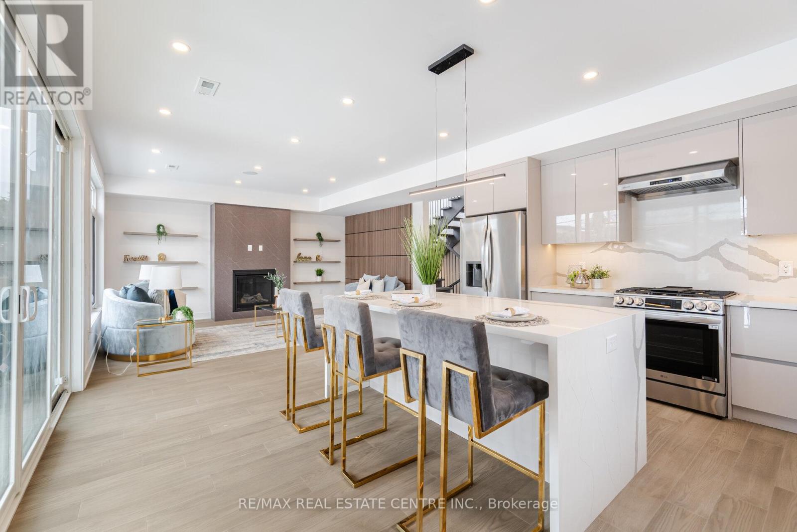 404 Melrose Street, Toronto, Ontario  M8Z 1H1 - Photo 14 - W12156114