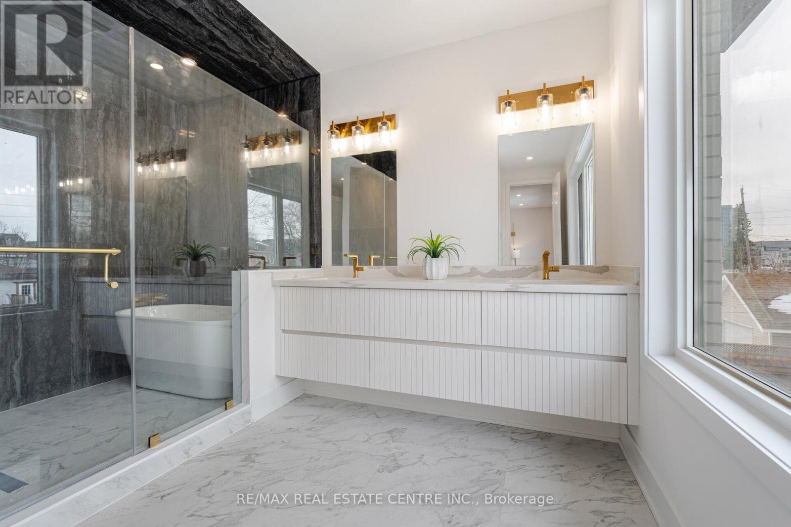 404 Melrose Street, Toronto, Ontario  M8Z 1H1 - Photo 28 - W12156114