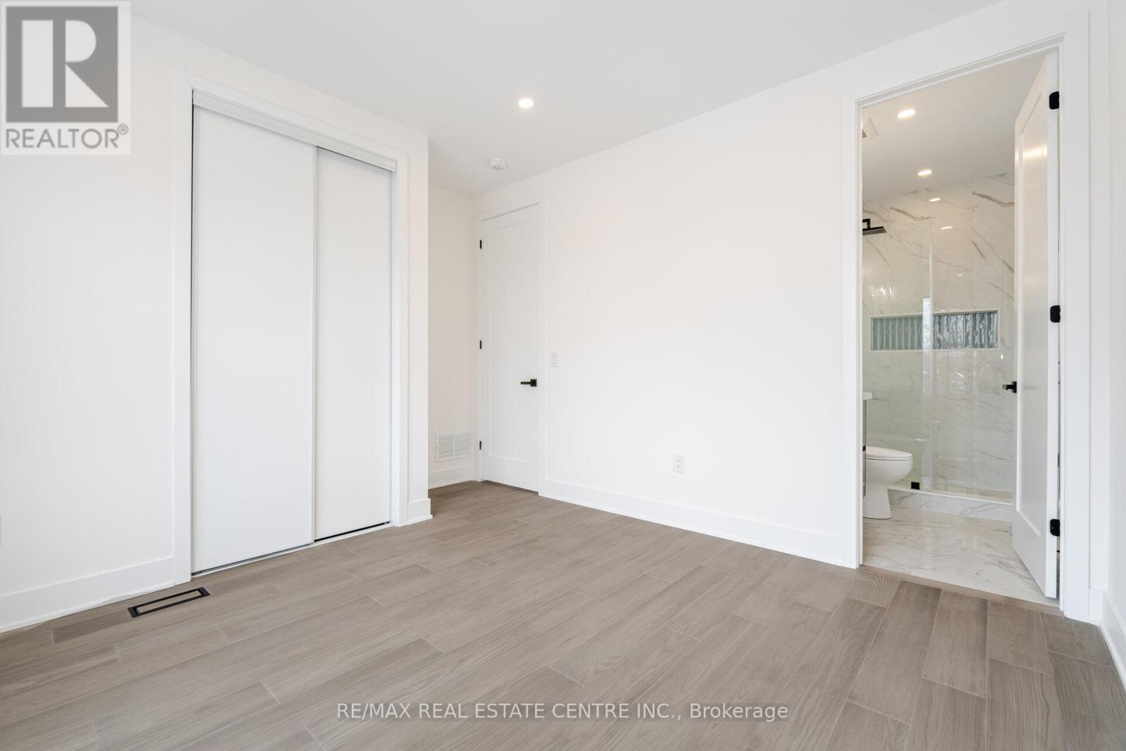 404 Melrose Street, Toronto, Ontario  M8Z 1H1 - Photo 33 - W12156114