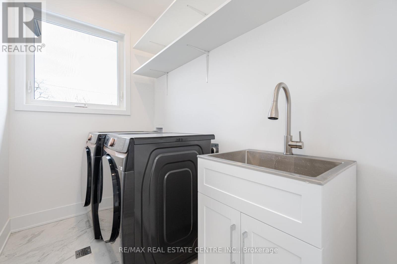404 Melrose Street, Toronto, Ontario  M8Z 1H1 - Photo 38 - W12156114