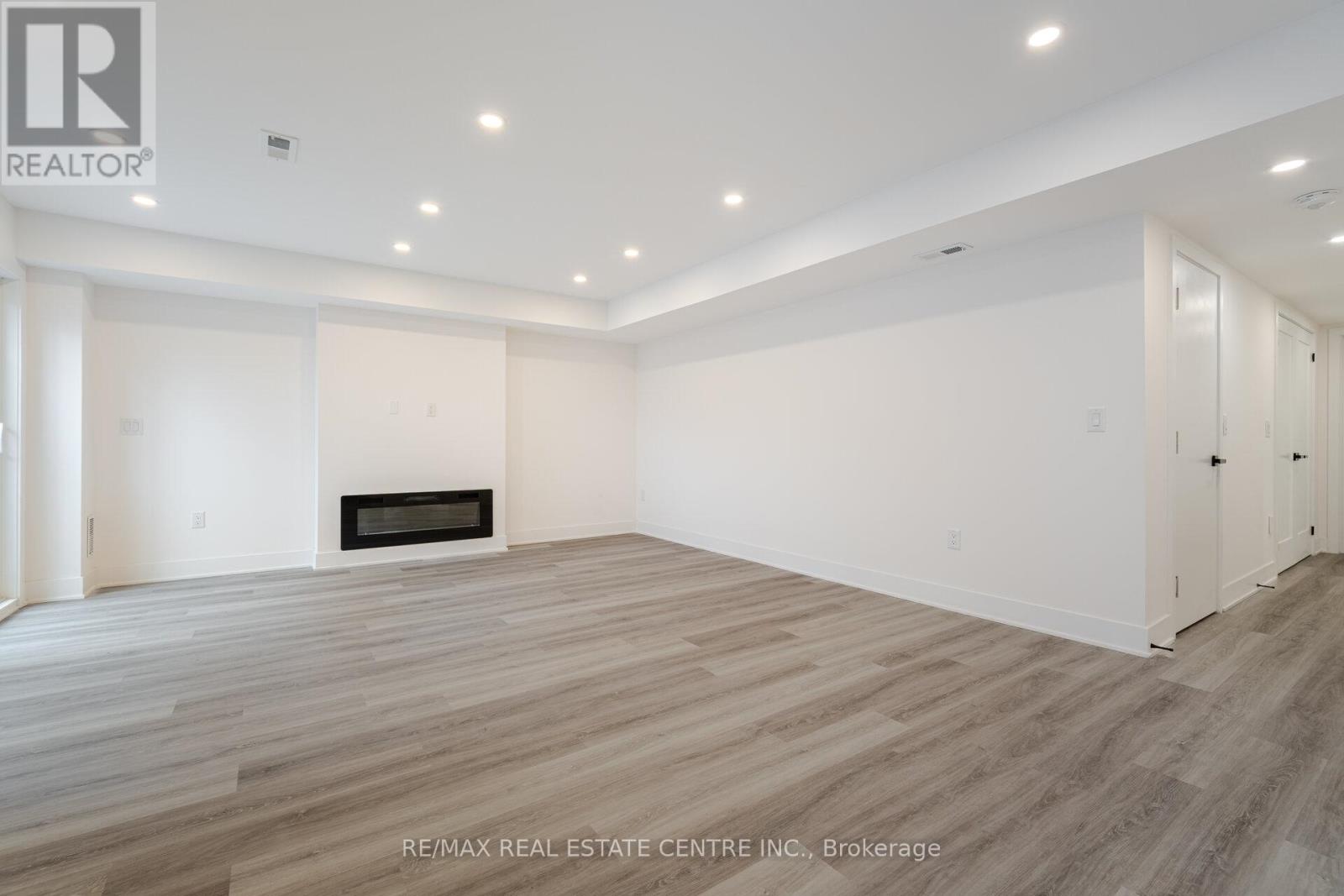 404 Melrose Street, Toronto, Ontario  M8Z 1H1 - Photo 41 - W12156114