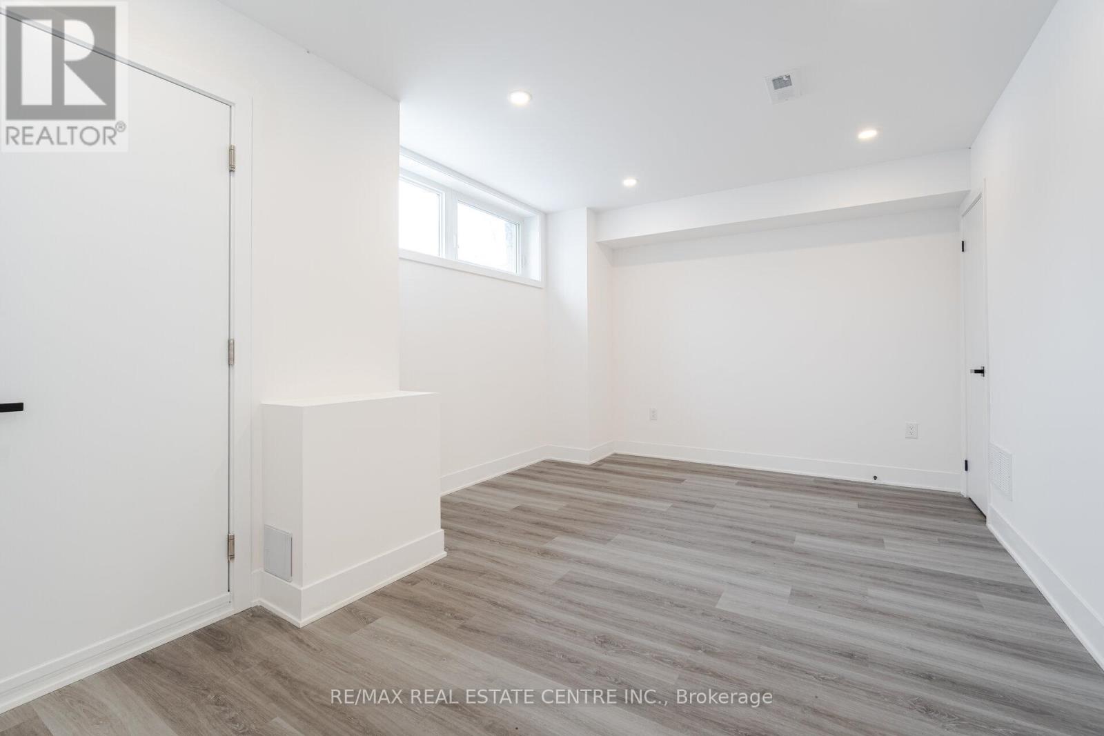 404 Melrose Street, Toronto, Ontario  M8Z 1H1 - Photo 44 - W12156114