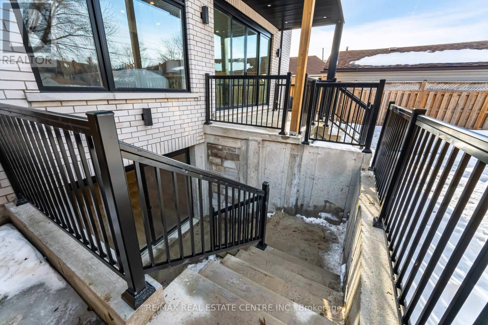 404 Melrose Street, Toronto, Ontario  M8Z 1H1 - Photo 48 - W12156114