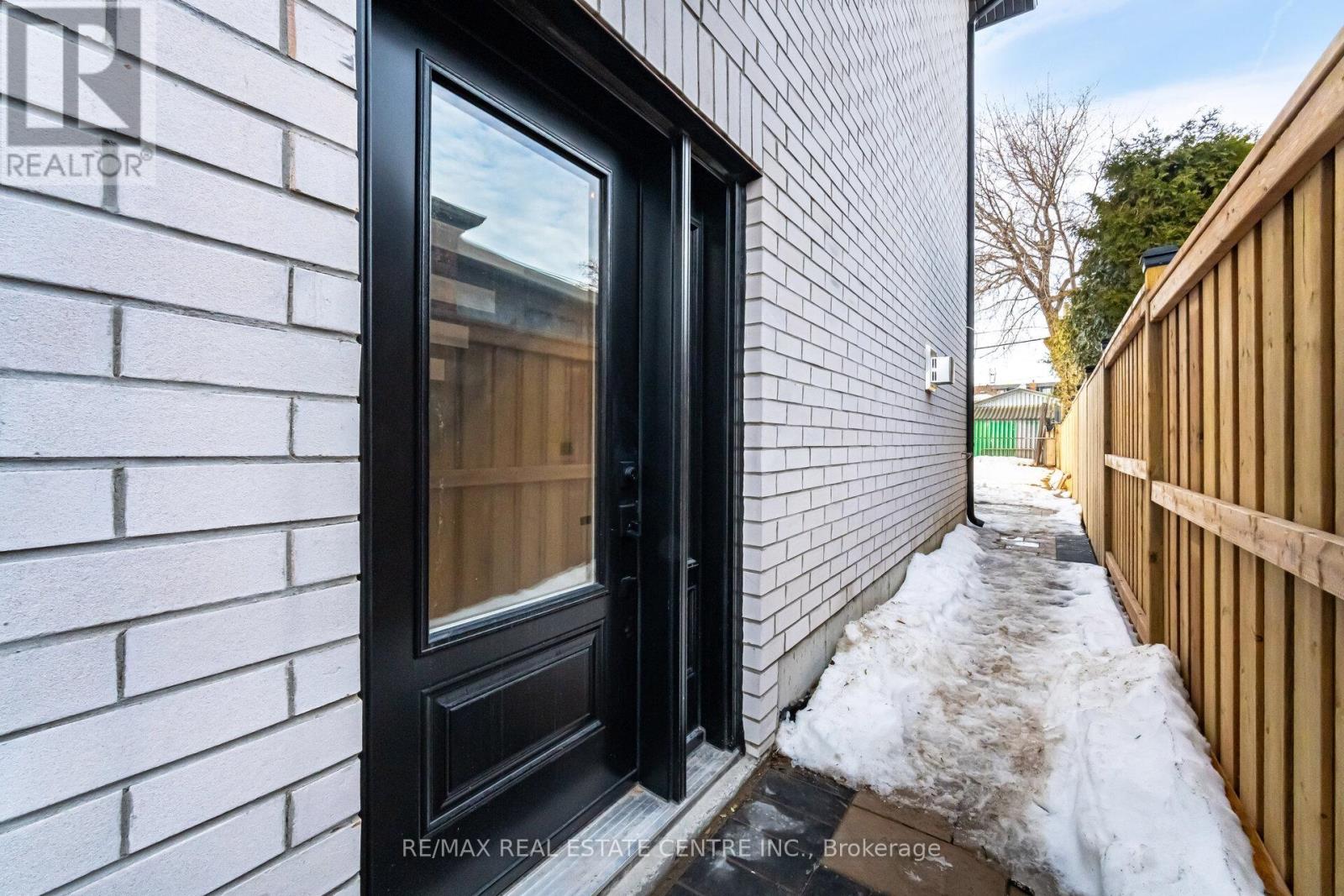 404 Melrose Street, Toronto, Ontario  M8Z 1H1 - Photo 50 - W12156114