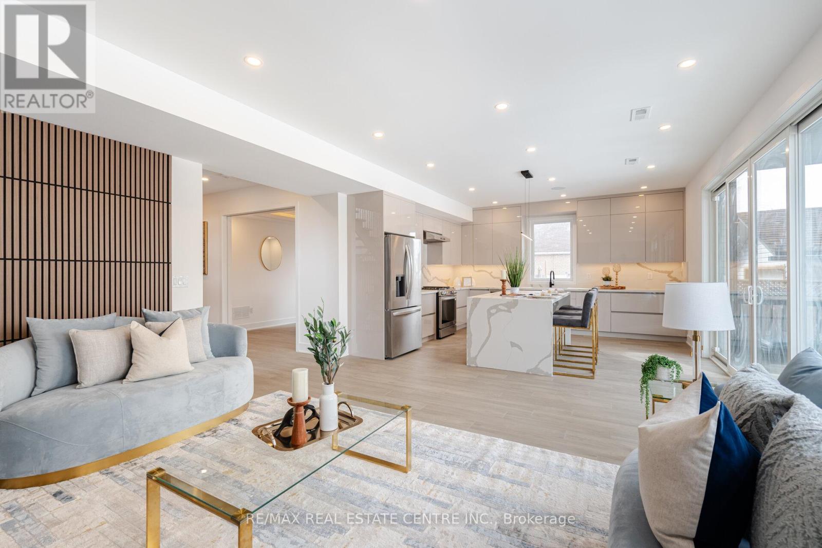 404 Melrose Street, Toronto, Ontario  M8Z 1H1 - Photo 8 - W12156114